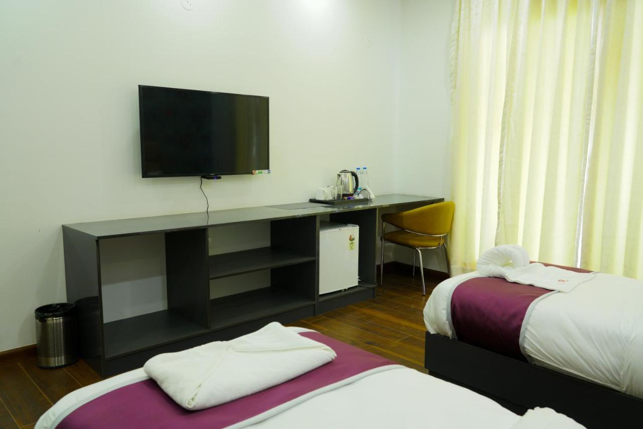 Lime Tree Hotel Pulkit Gurgaon-Artemis Hospital, Nearest Metro Huda City Centre Eksteriør billede